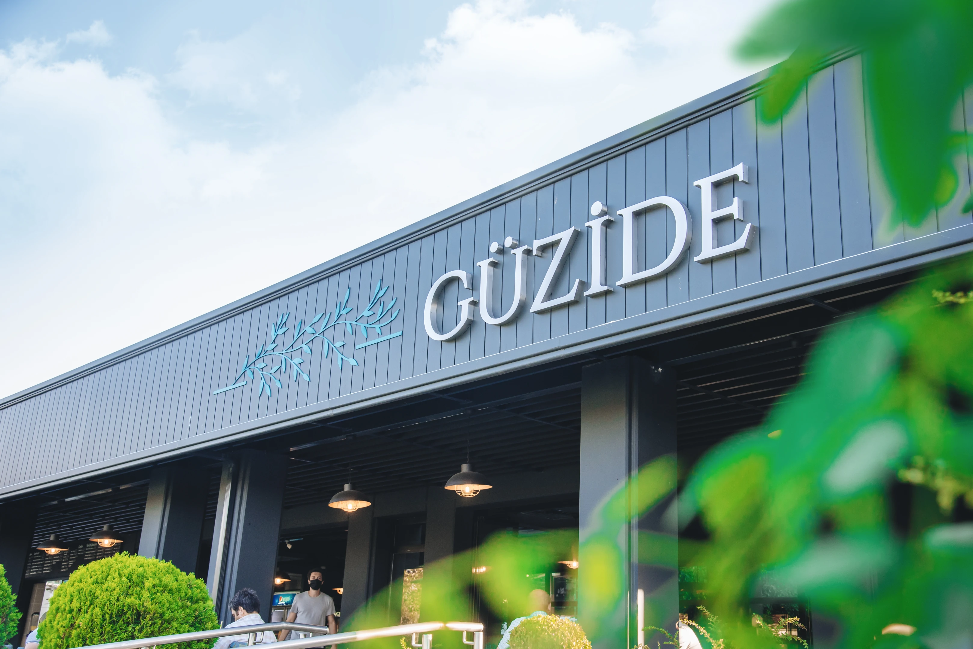 Güzide Tesisleri Cumhuriyet Meydanı